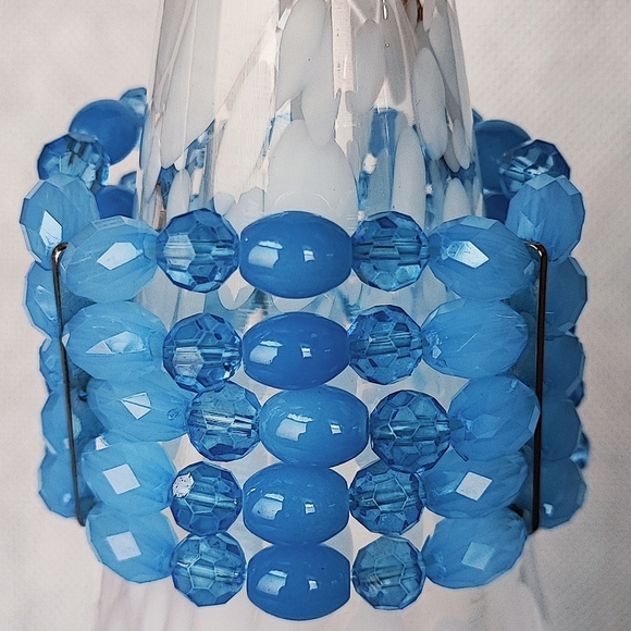 Cornflower Sky Blue Faceted Glass Acrylic Beads Stretch 5 Strand Bracelet Blues - Picture 1 of 9